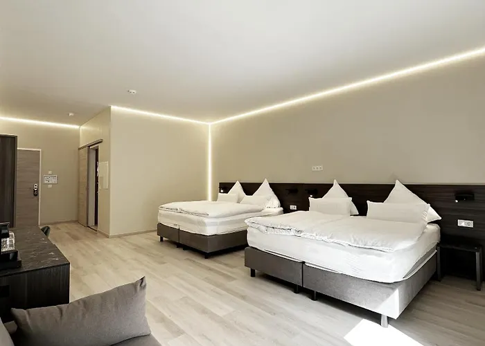 The Treasury 호텔 *