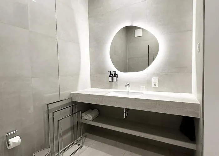 호텔 The Treasury 노이스